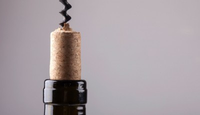 Comment fermer une bouteille de vin ?