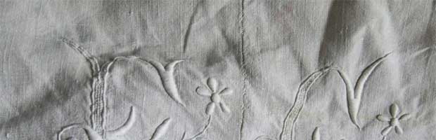 Enlever les taches d'un drap blanc - Astuces du 19ème siècle