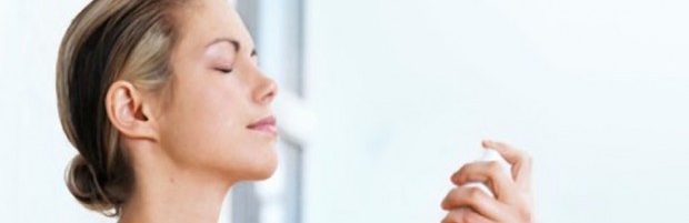 Fabriquer une eau tonique naturelle pour peau grasse