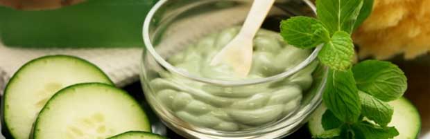 Masque visage qui apaise les coups de soleil