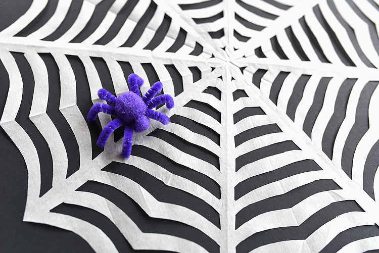 Cómo hacer telarañas de papel