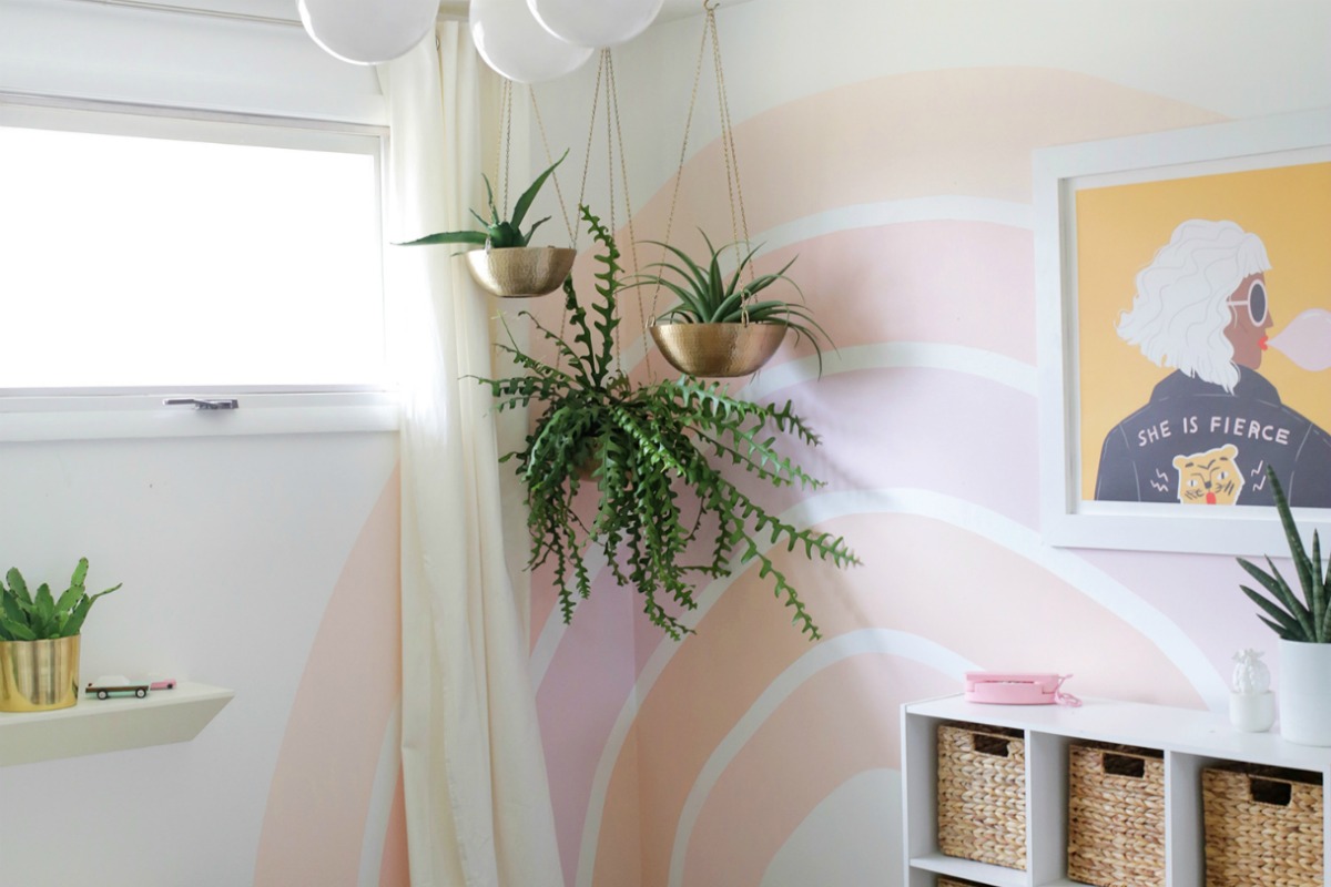 Pintar un arcoiris en la pared