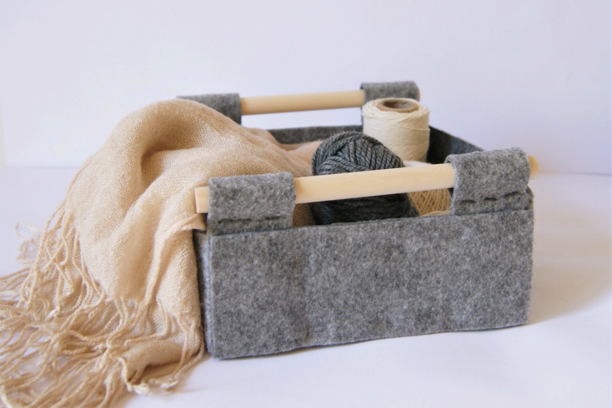 DIY Cómo hacer un cesto otoñal con fieltro y madera