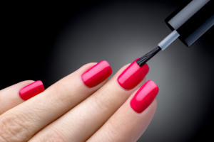 4 astuces pour faire tenir votre vernis plus longtemps