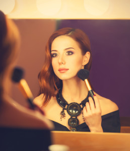 Un maquillage qui tient jusqu’au bout de la nuit, c’est possible.