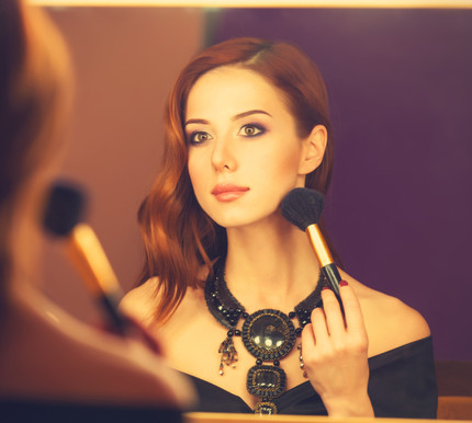 Un maquillage qui tient jusqu’au bout de la nuit, c’est possible.