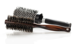 Comment nettoyer vos peignes et brosses ?