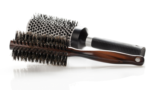 Comment nettoyer vos peignes et brosses ?