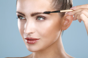 Comment densifier ses sourcils ?