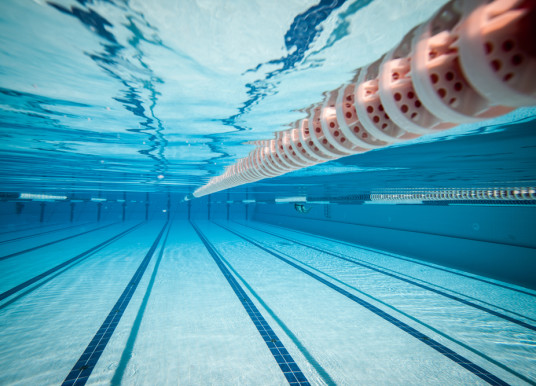 La natation, le sport qui associe plaisir et santé