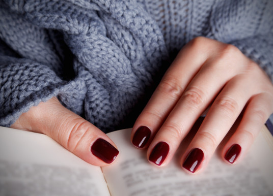 Passer au vernis gel pour une tenue à toute épreuve