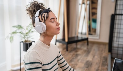 Méditation et technologie: Applications et outils numériques pour faciliter la pratique.