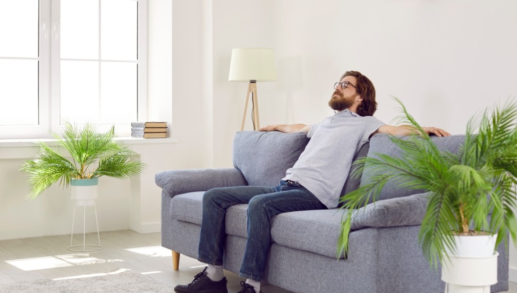 Se libérer du stress lié aux journées courtes grâce à la méditation