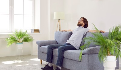 Se libérer du stress lié aux journées courtes grâce à la méditation