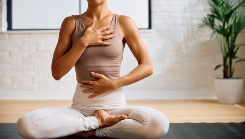 Respirer en 4-7-8 : la méthode qui favorise l’endormissement