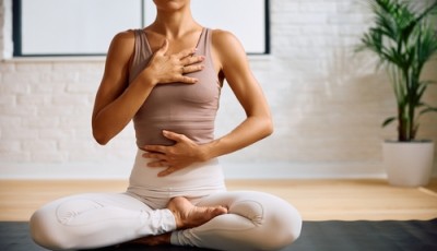 Respirer en 4-7-8 : la méthode qui favorise l’endormissement