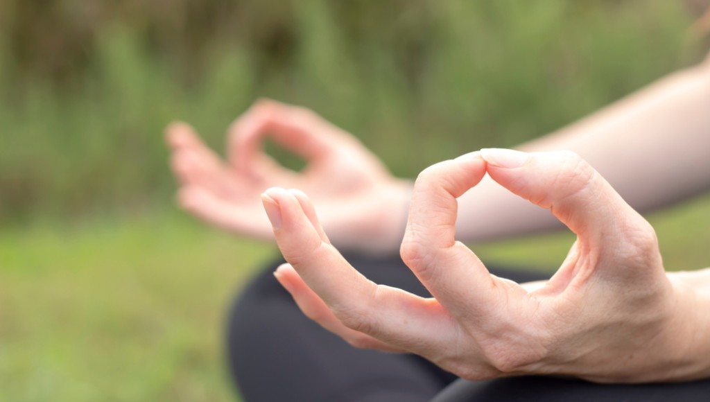 Les mudras : gestes simples pour accompagner votre méditation