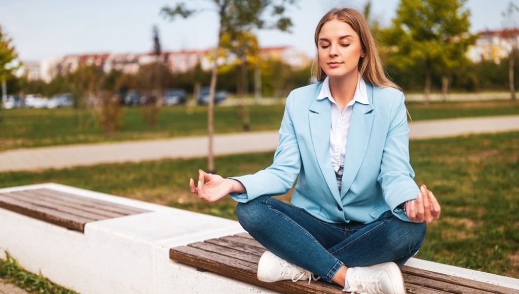 Comment intégrer de petites pauses de pleine conscience dans sa journée