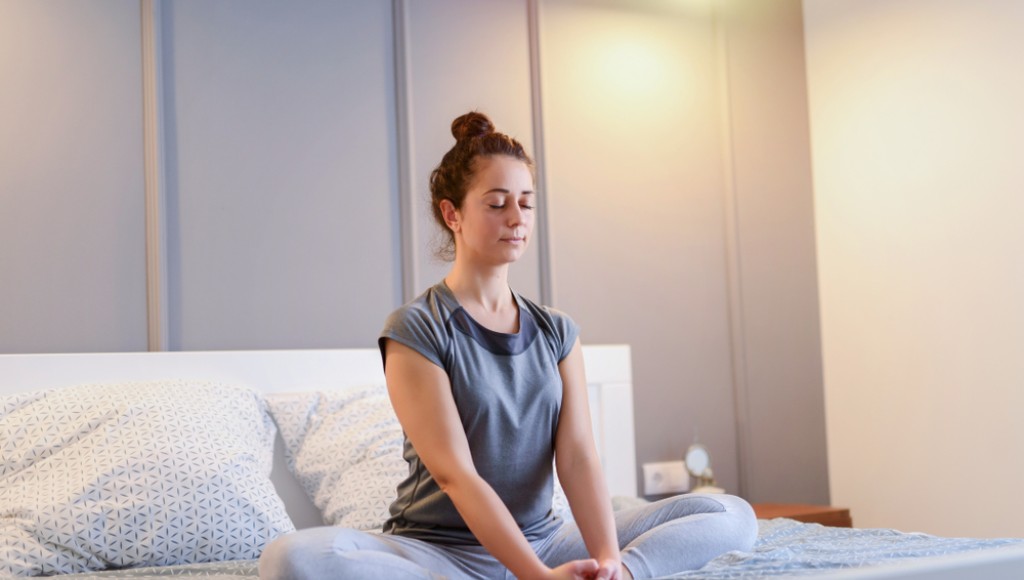 Comment la méditation peut améliorer la qualité de votre sommeil