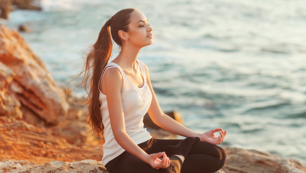 Méditation guidée : définition et différences avec la méditation silencieuse