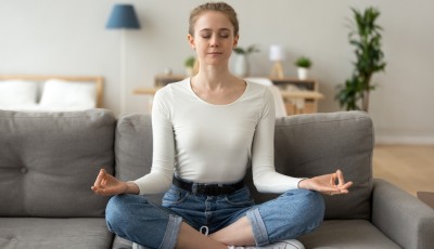 Méditer chez soi : les erreurs courantes à éviter quand on débute