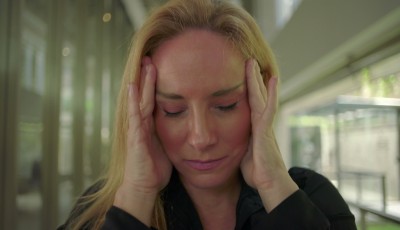 Hypercharge mentale : pourquoi notre cerveau n’arrive plus à se reposer