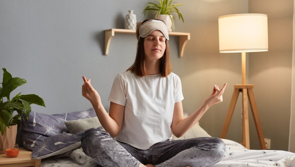 Méditation du coucher : une routine efficace contre les insomnies