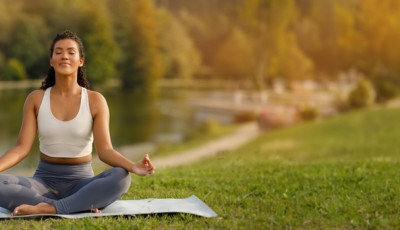 Méditation en pleine nature : exercice pour se reconnecter à l\'instant présent