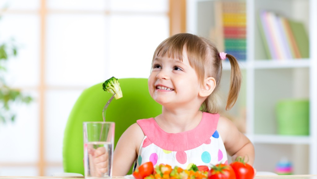Préparer des snacks sains pour les enfants en 10 minutes