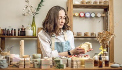 Fabriquer ses propres cosmétiques : recettes faciles