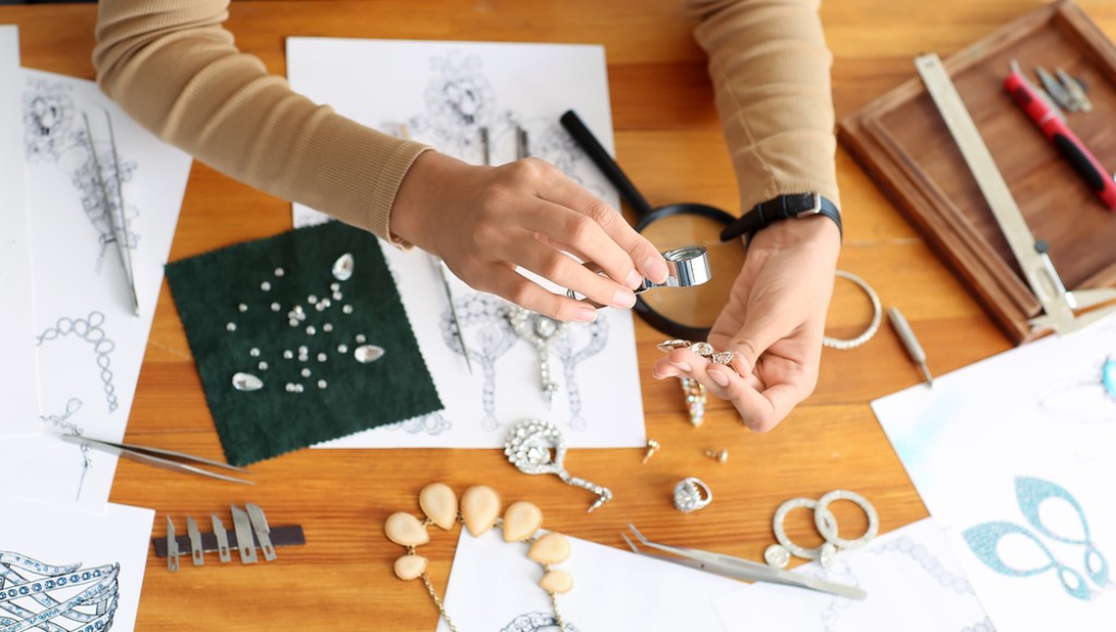 DIY : comment fabriquer des bijoux à la maison