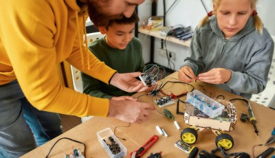 Comment créer un coin bricolage pour les enfants à la maison