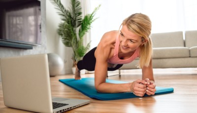 Trucs pour maintenir la motivation pour le sport à domicile