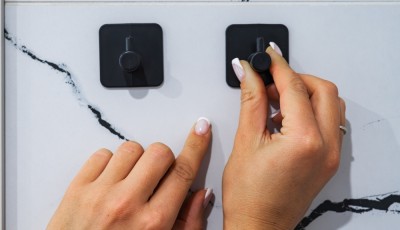 Coller sans percer : les fixations qui tiennent vraiment