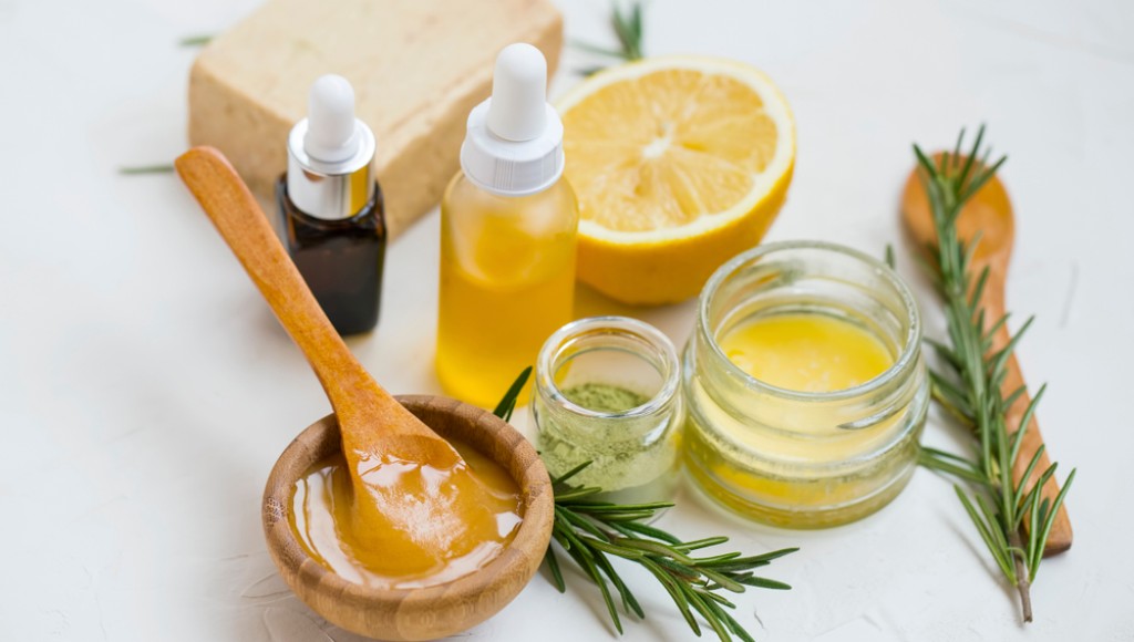 Soins naturels : les ingrédients à avoir absolument chez soi