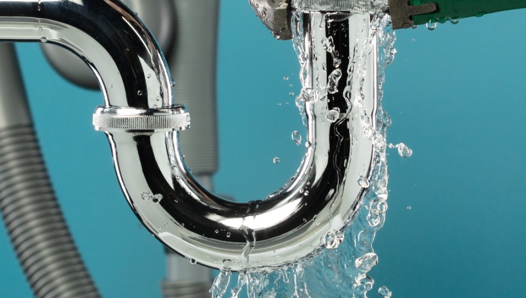 Réparer une fuite d’eau facilement : guide étape par étape