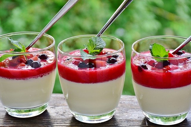 Recette de la Panna Cotta aux fruits rouges