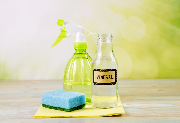 8 astuces de grand-mère avec le vinaigre blanc