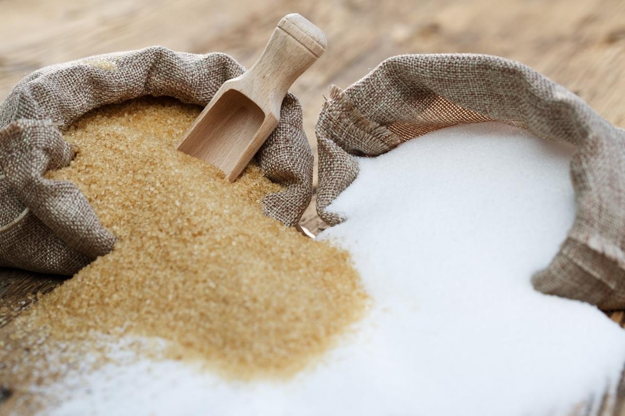 Sucre blanc ou sucre roux : lequel choisir ?