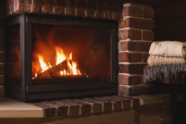 Comment et quand ramoner sa cheminée ?