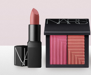 Recibe cosméticos NARS gratis