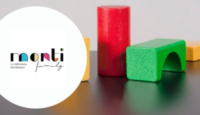 Testez gratuitement le triangle et l’arche de motricité libre en bois naturel de Monti Family