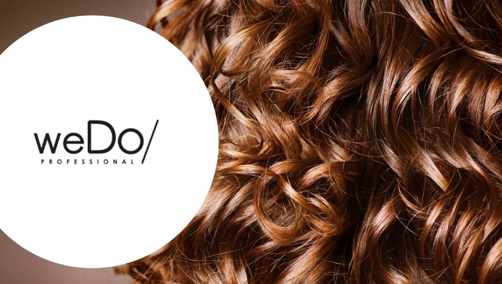 Testez gratuitement la routine pour les cheveux épais et les boucles très abîmés de WeDo