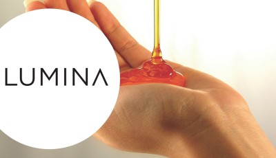 Testez gratuitement la routine de soins solaires pour cheveux Lumina