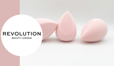 Testez gratuitement l\'ultimate powder sponge de Revolution Beauty