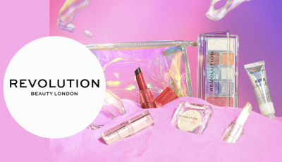 Testez gratuitement le mood switch holographic makeup bag de Revolution Beauty