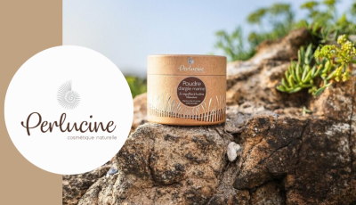 Testez gratuitement la poudre exfoliante à la coquille d\'huître de Perlucine