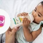 Testez gratuitement le biberon tétine plate stitch à poignées amovibles de Tigex