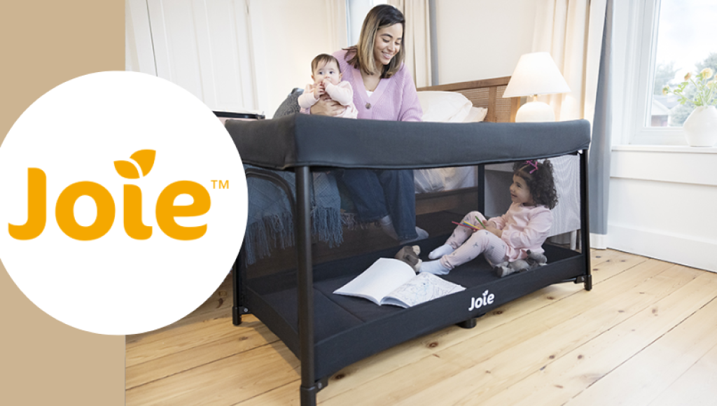 Testez gratuitement le lit de voyage amigo™ 120 de Joie