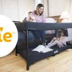 Testez gratuitement le lit de voyage amigo™ 120 de Joie